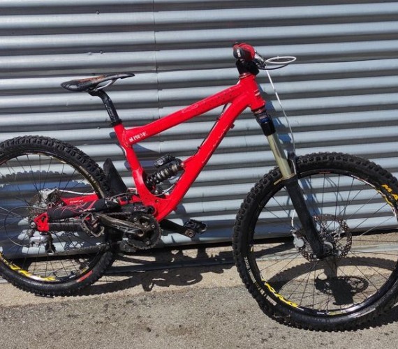 Commencal supreme 6 2012 sale