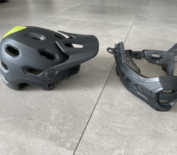 Casque velo mentonniere amovible sale